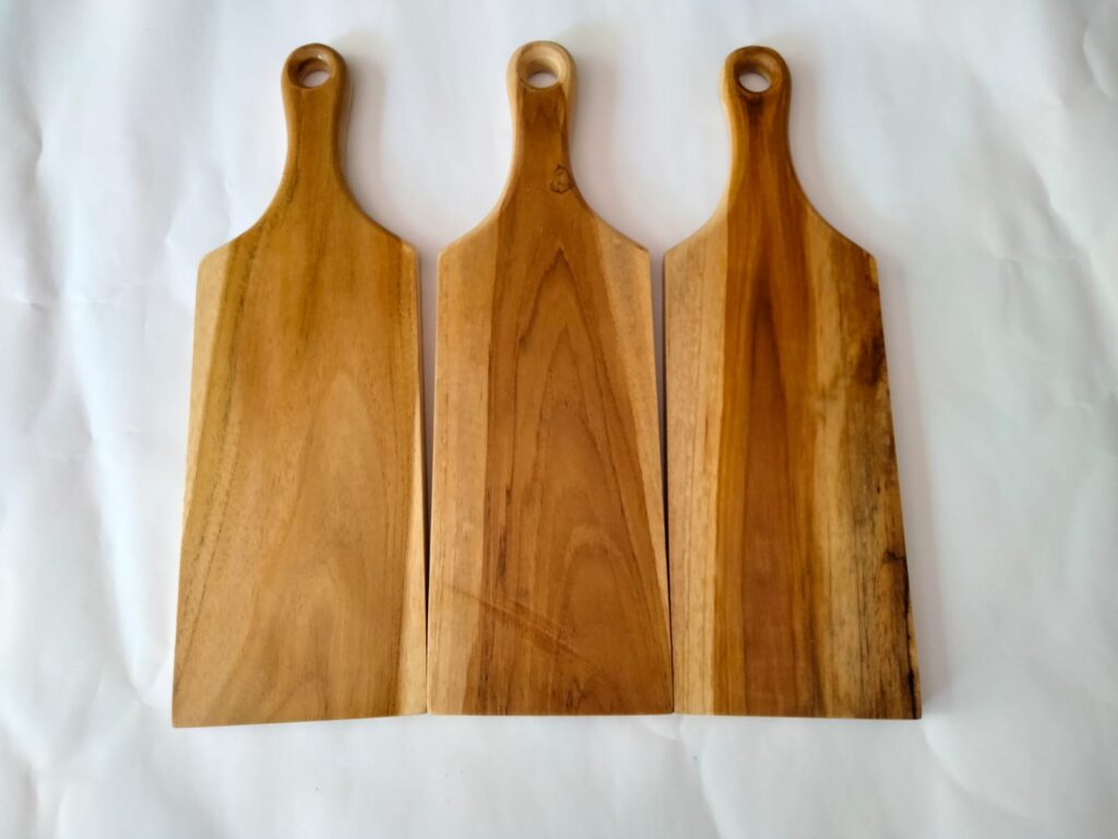 Chopping board serving plate teak wood utensil kitchen restaurant